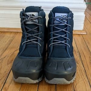 North Face women's winter boots sz 6